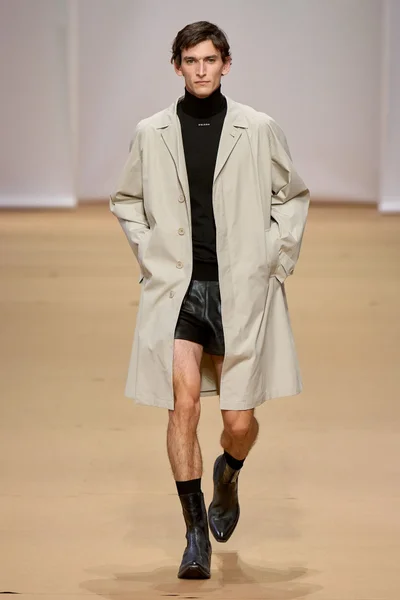 Look 48